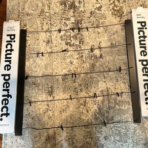 HangIt PicturePerfect for college,camp,any room,clips incl, 2sets avail orig box